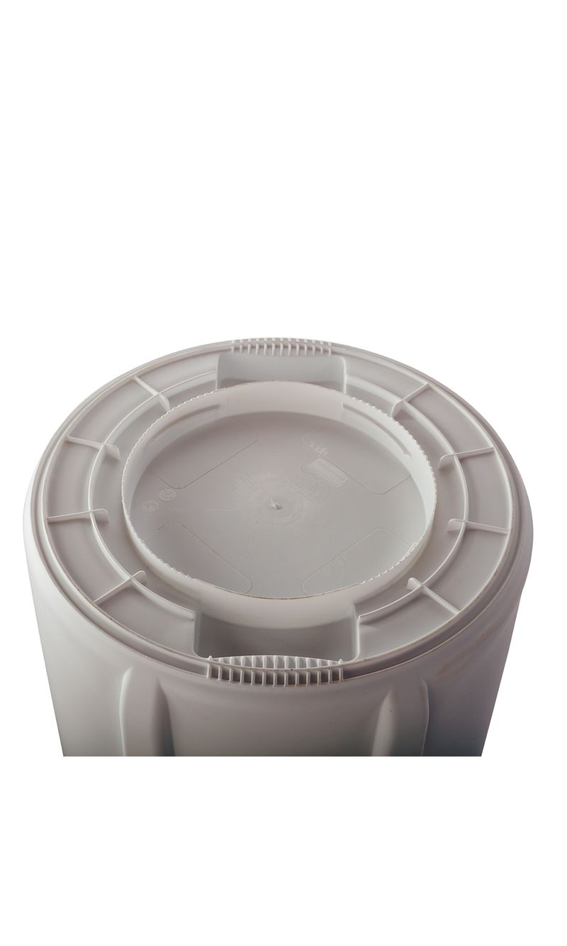 Contenedor de basura BRUTE Blanco 75 Litros parte de abajo